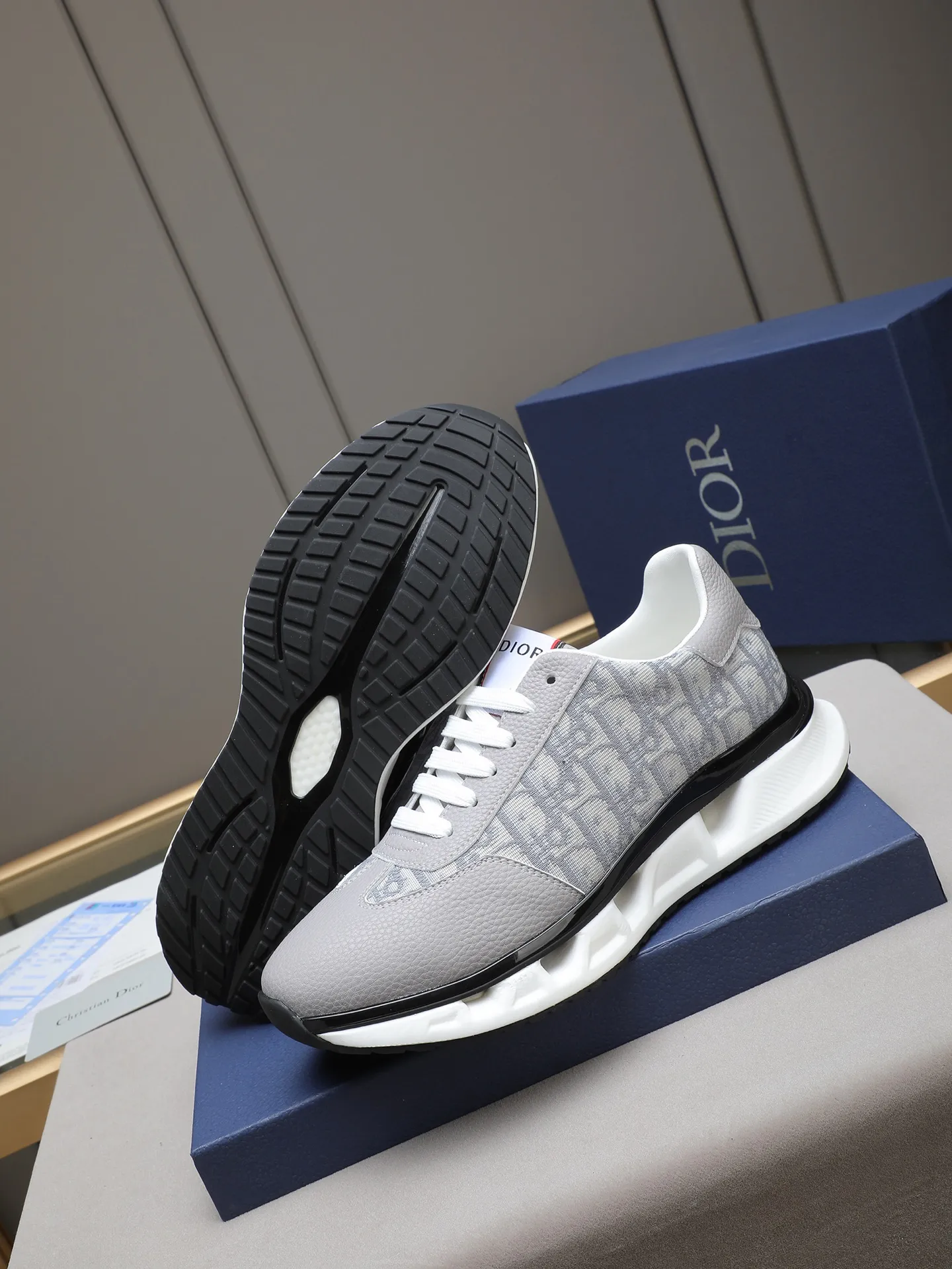 PP460 New Dior🆕The latest men's casual sports shoes, the upper is made of imported cowhide➕Dior's special material! Breathable sheepskin. The TPU blade base is lightweight and wear-resistant! Size:38-44 (45 customized)